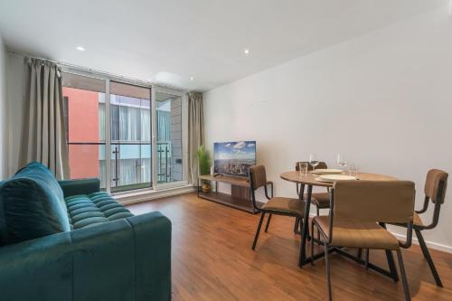 Docklands Apartment | near Canary Wharf London O2 Arena Apartment