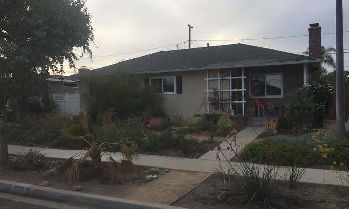 Los Altos House | Near CSULB, 5 miles to the beach & 9 to Disneyland