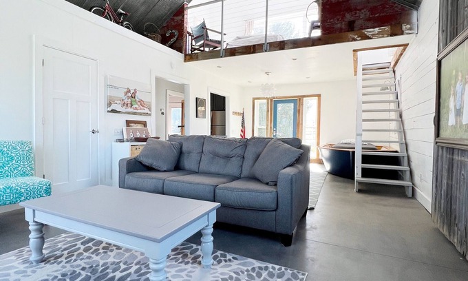 Culver House | Near Culver Academies - Lake Maxinkuckee - Notre Dame & South Bend!