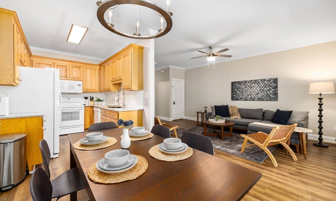 Cary House | Near downtown Cary & RDU. Easy access to Raleigh, Durham and local venues.