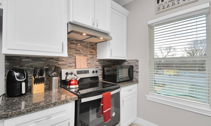 Conroe Apartment | Near Downtown Conroe✰King Suite✰Upstairs✰Fast Wifi