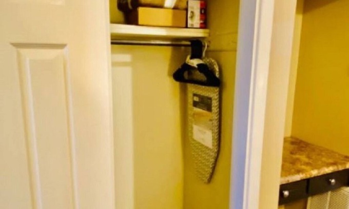 Forest Park House | Near Downtown Stunning Course-View Flat