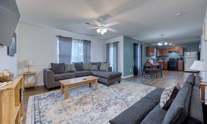 Columbus House | Near Ft. Moore & Downtown - The Moore House 2