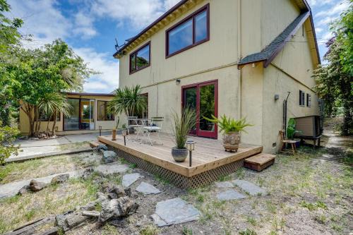 Pinole House | Near Golf, Trails and Parks Lush Pinole Retreat