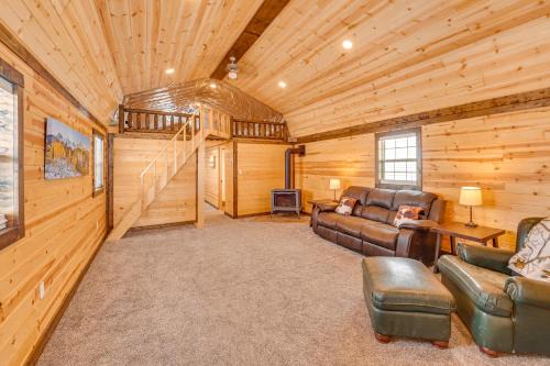 Teigen House | Near Hunting Cozy Cabin with Deck in Grass Range!