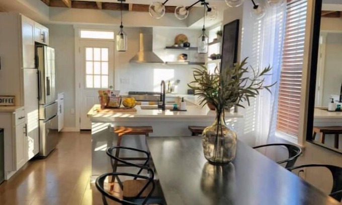 Downtown Baltimore House | Near JHU & Downtown - Luxury Modern 4bd/3.5bath Rowhome w/Outdoor Lounge