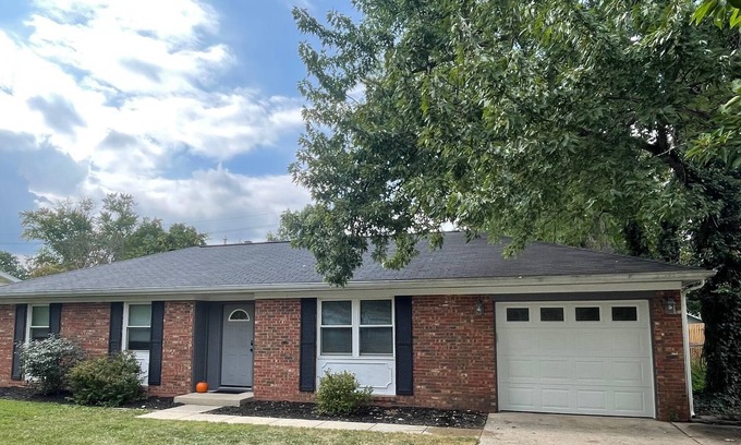 West Lafayette House | Near Purdue .8 miles - Ready for Game Day, visit & shopping/restaurants