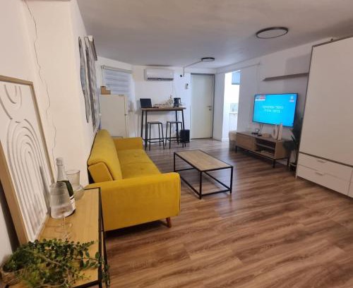 Netiv HaShayara Apartment | Near the orchard