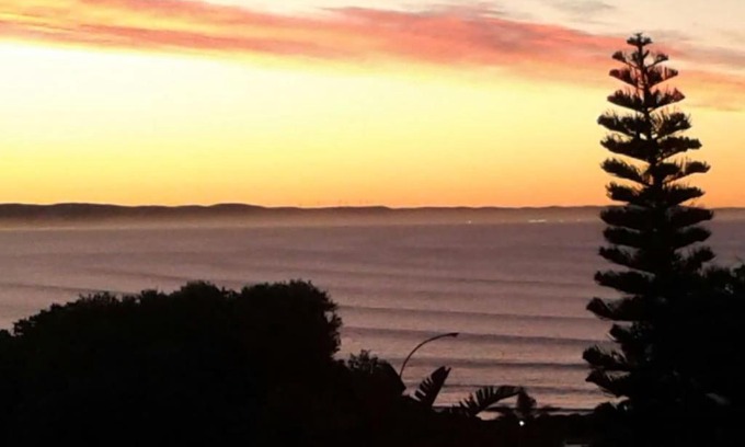 Wavecrest Apartment | NEAT & COSY - 400m to Point Park and Beach.