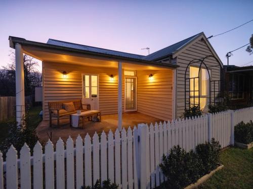 Braidwood House | Nelly's Cottage Braidwood