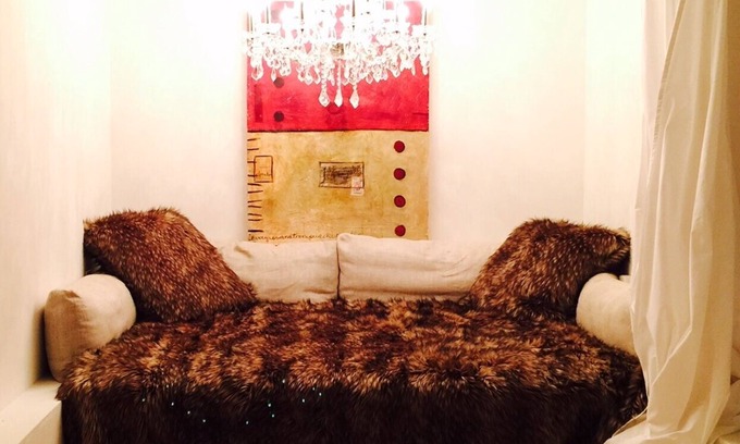 North of the Panhandle Apartment | Nested In A Beautiful Iconic House Of Peace Victorian