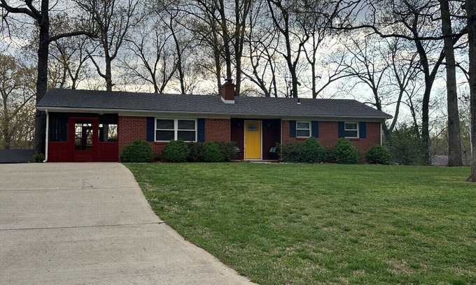 Gilbertsville House | Nestled A'more- Just under 1/2 mile from Moors Marina!