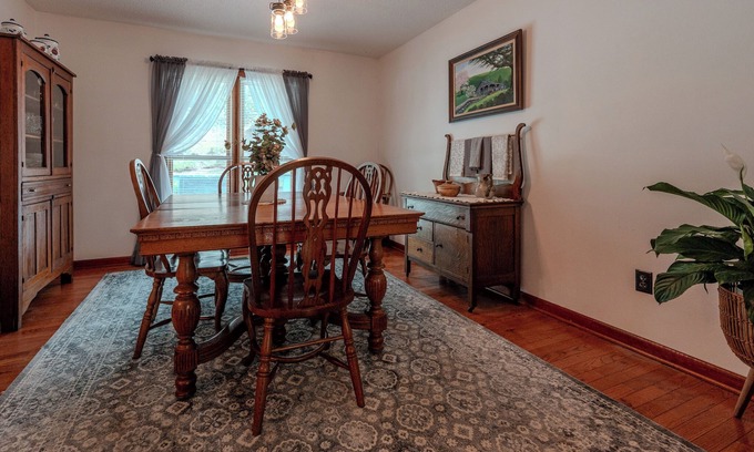 Spruce Pine House | Nestled By The River, Wrapped By The Mountains