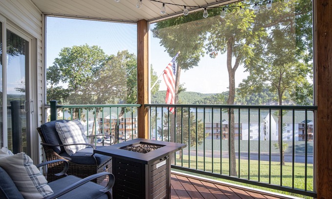 Kaiser House | Nestled in State Park - Amazing Porch and Pool