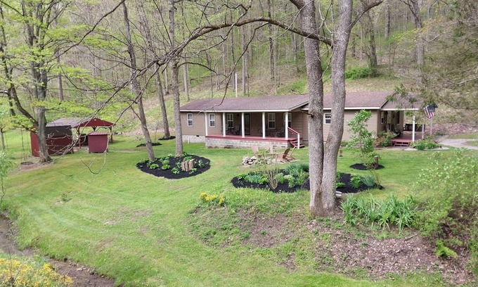 Laurelville House | Nestled in the heart of the Hocking Hills. Hummingbird Holler