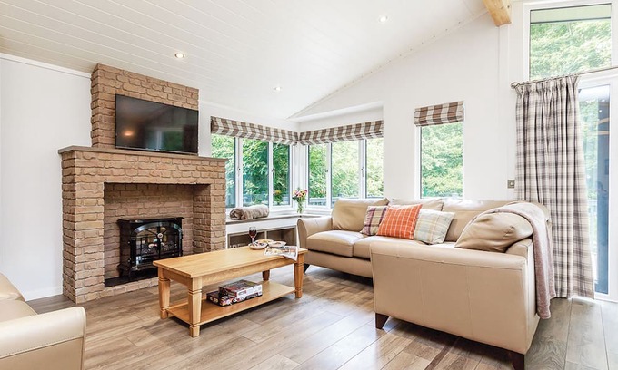 Newton St Loe Ski Chalet | Netherfield Watersedge Lodge