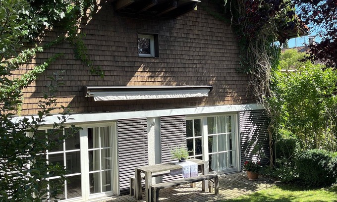 Utting am Ammersee Apartment | NEU ab März 2024: Ferienwohnung im Historischen Bertolt Brecht Haus in Seenähe
