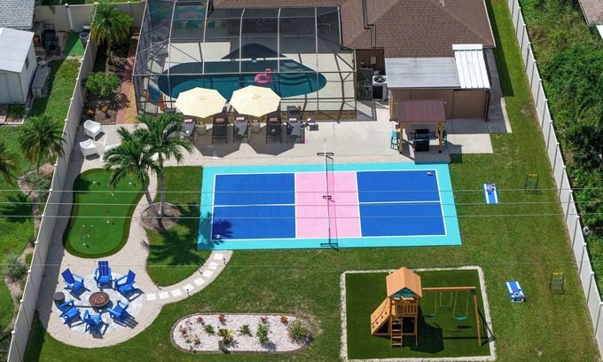 Bradenton House | New! 12 min to AMI, Pickleball, Mini-Golf, Hot Tub