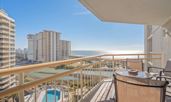 Briarcliffe Acres Condo | New 2025! Beautifully Decorated, Remodeled Kitchen & Baths, King/Queen/Queen!