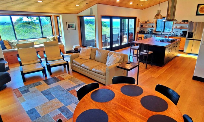 Sea Ranch House | NEW 3BR/3Bath Ocean Views 2-min walk to Bluff Trail Close to Town