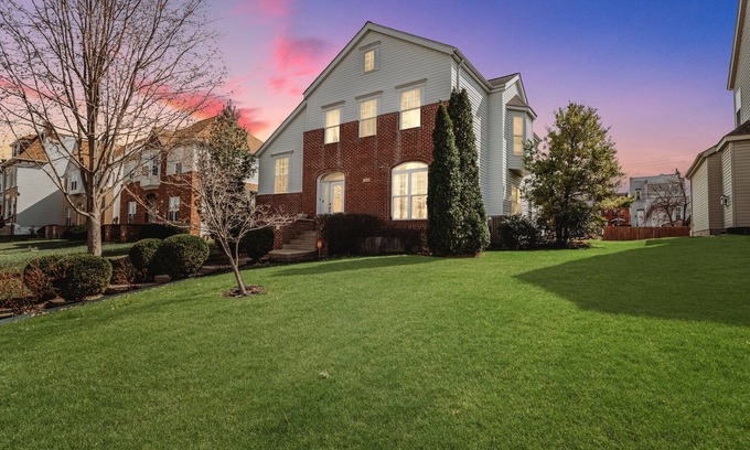 The Gate House | NEW 4BR house w/2 King Suites Garage Parking