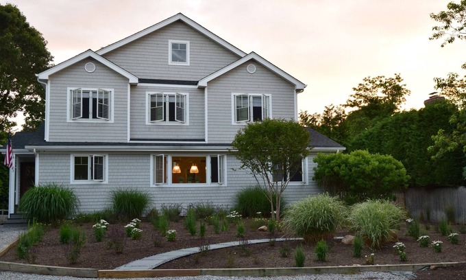 Culloden Shores House | New 5 bdrm with pool - walk to Gosman's