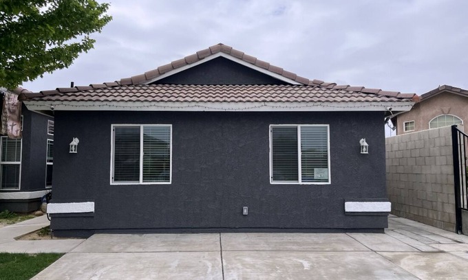 Oildale House | New ADU - Charming 1-bedroom house with AC, WiFi in fabulous Bakersfield