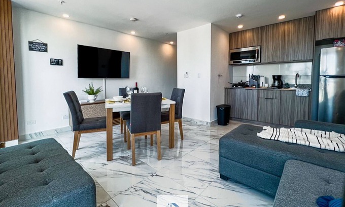 Panama City House | New Apt Great Hosts & Location