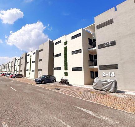 Jimenez Apartment | New Bamboo Los Pirineos business and leisure