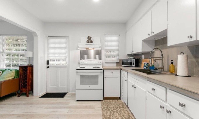 Palma Ceia Apartment | NEW Bayside Escape Cozy Hideaway Near Bayshore