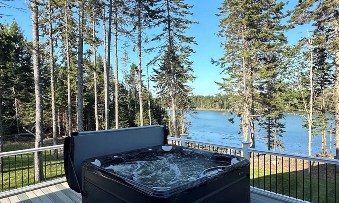 Steuben House | New Build 2023 Waterfront Home near Acadia with Hot Tub