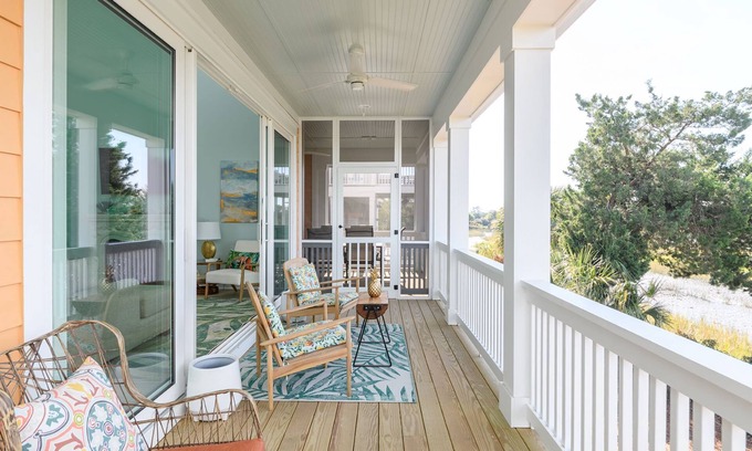 Beachwalk House | New Build, Beach Home close to Harbor Island Amenities