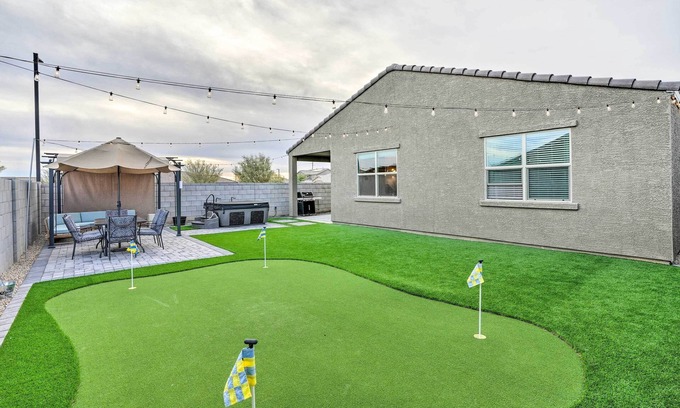Glendale House | New-Build Glendale Home w/Hot Tub + Putting Green