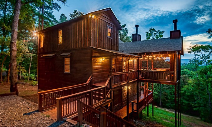 Morganton Cabin | NEW Cabin w/Long Range Views/Hot Tub/Dog Friendly/Paved Access/EV Plug