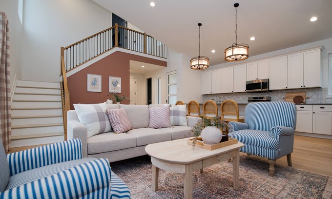 Dry Ridge House | New Construction 4 Bedroom Home, Close to Ark, Hot Tub