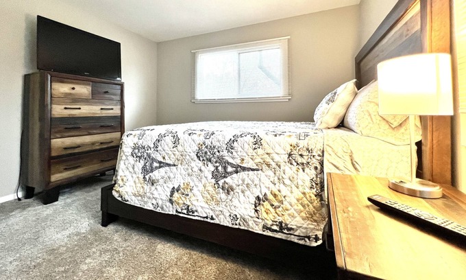 West Lafayette House | New! Cozy Quiet Cottage Near Purdue, Large Fenced Backyard!