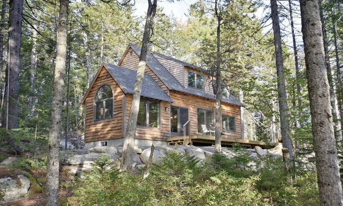 Ellsworth Cabin | NEW custom cabin on private cove! Gateway to Acadia! 3 acres! Family friendly!