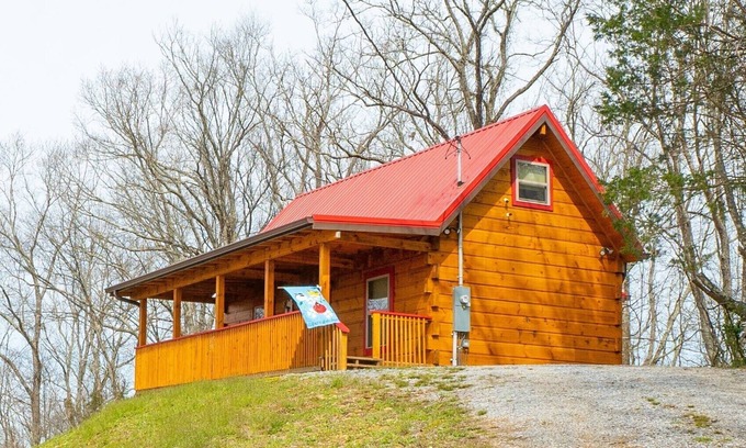 Sevierville Cabin | NEW! Custom Cabin on 10 acres!