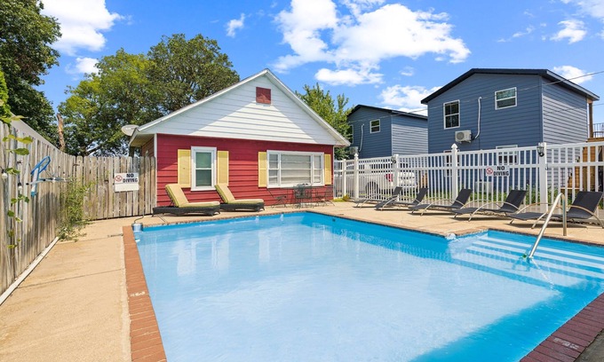 Monticello Apartment | NEW! Dave's Last Resort Lakeside - Long Stay Discount - Comfy Cabin 5