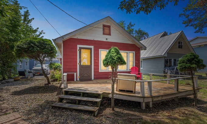 Monticello House | NEW! Dave's Last Resort-House on the Lake