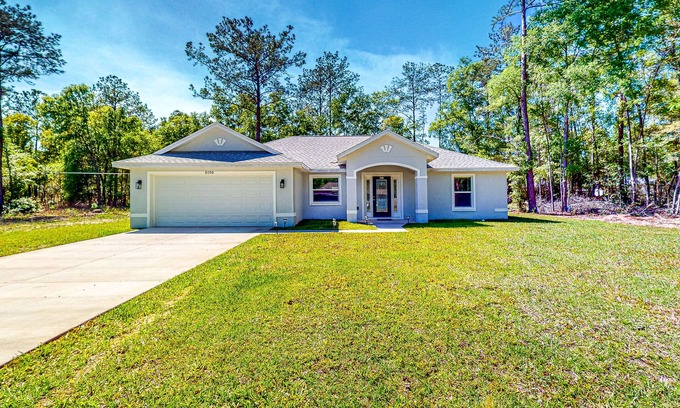 Fellowship House | New, Dog-Friendly Home close to Equestrian Centers