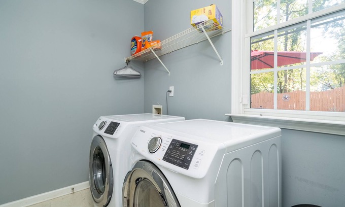 Duluth House | NEW! Duluth 4-Bedroom Home w/Heated Pool/HotTub