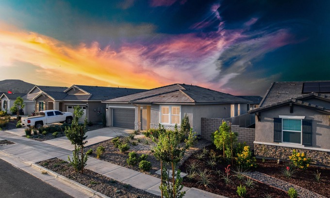 Menifee House | New Executive Stay in Menifee, Seasons Bravada