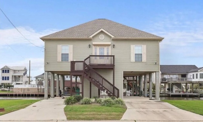 Barataria House | New For 2025 - Waterfront Bayou Retreat: 25 Min to NOLA.