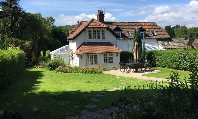 New Forest District Cottage | New Forest Cottage, village location, perfect for beaches & attractions