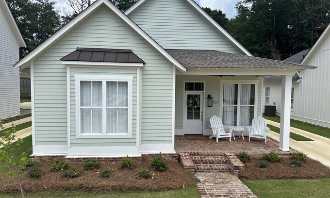 Starkville House | NEW GAMEDAY Home 3-BR/3BA Close to Campus!