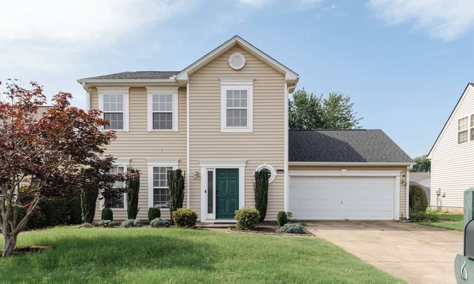 Greer House | New! Greer Retreat - Friendly Home Near GSP!