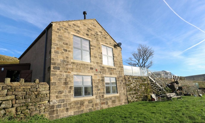 Oxenhope Cottage | NEW HEIGHTS, family friendly, character holiday cottage in Oxenhope