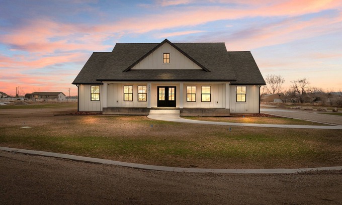 Bingham County House | NEW! Hidden Treasure Retreat w/Hot Tub & River Access