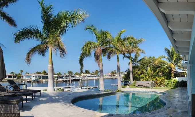 Gulf Harbors House | NEW High End Keys Style - 2BR/2BA resort - Huge Dock, Pool, Spa, Kayak+ More